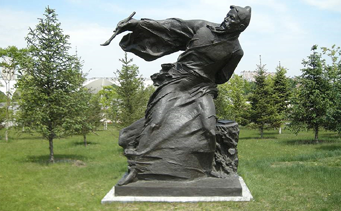 銅雕塑工藝品生銹了怎么辦？