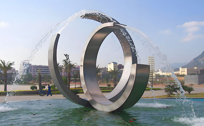 靈動(dòng)水韻，不銹鋼噴泉雕塑的夢(mèng)幻交響